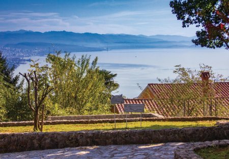 Villa in Pobri, Croatia