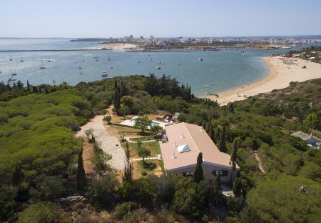 Villa in Ferragudo, Algarve