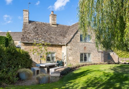 Cottage in Southrop, England