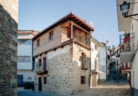 Villa in Casas del Monte, Spain