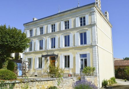 Villa in Bioussac, France