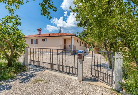 Villa in Kunj, Croatia