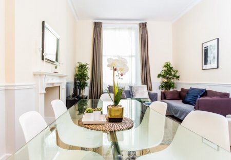Apartment in Hyde Park, London