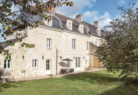 Villa in Chinon, France