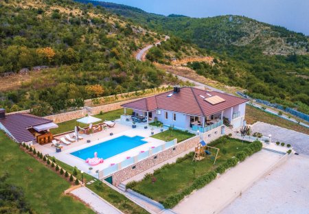 Villa in Glavina Donja, Croatia