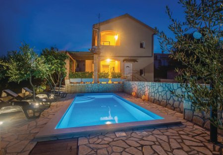 Villa in Pinezići, Croatia