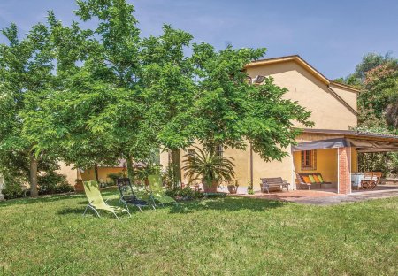 Villa in Montopoli in Val d'Arno, Italy