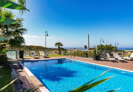 Villa in Garajau, Madeira