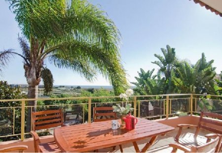 Villa in Meia Praia, Algarve