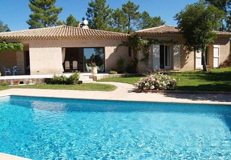Villa in Saint-Paul-en-Forêt, the South of France