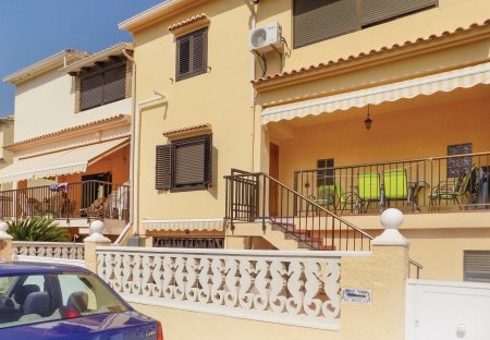 Apartment in Playa Oliva, Spain