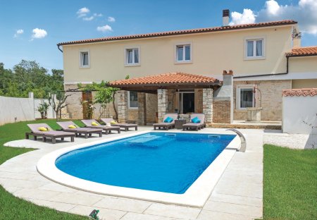 Villa in Peruški, Croatia