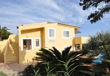 Villa in Meia Praia, Algarve