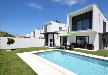 Villa in Salir do Porto, Portugal