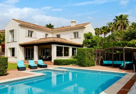 Villa in San Roque, Spain