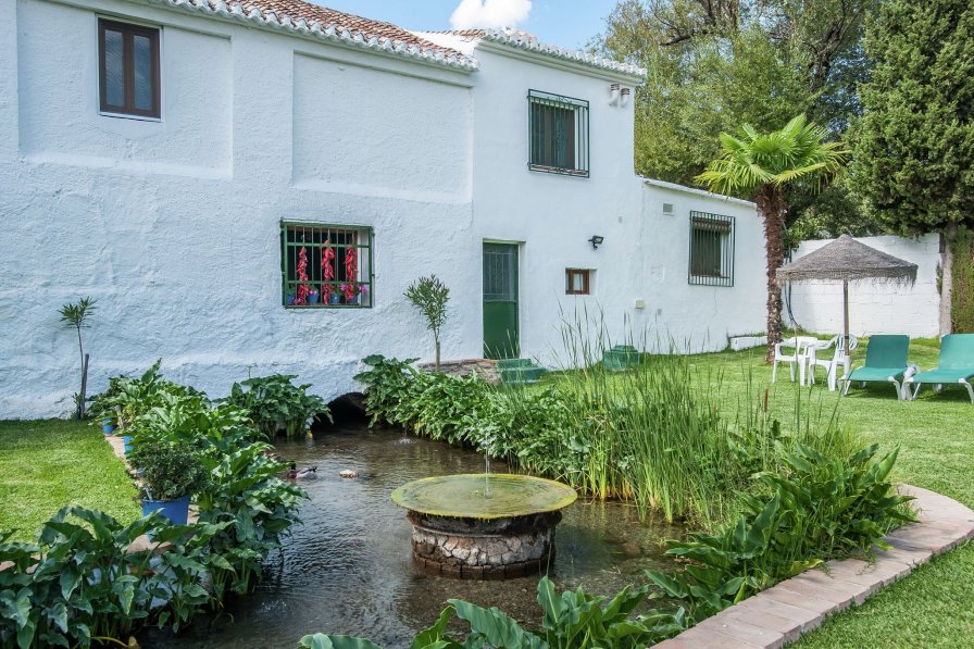 Owners abroad Molinos de Padul Se�a Anica