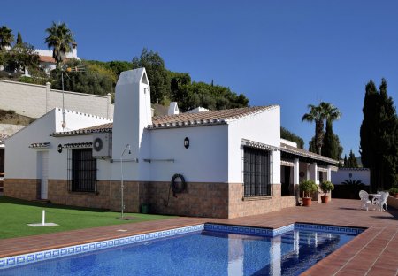 Villa in Arenas, Spain