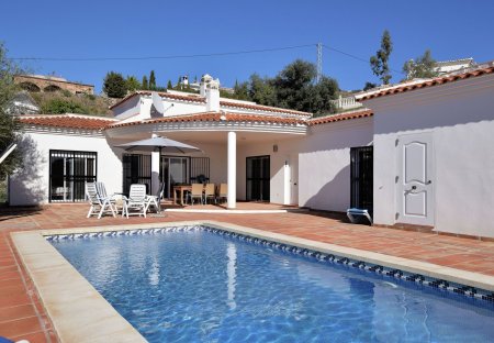 Villa in Arenas, Spain