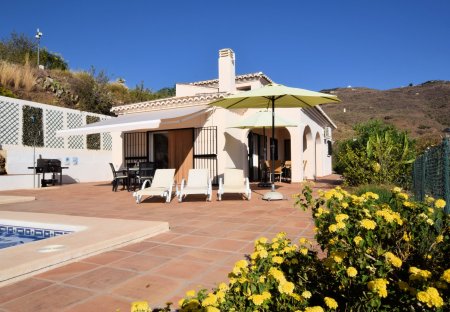 Villa in Arenas, Spain