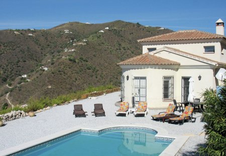 Villa in Arenas, Spain