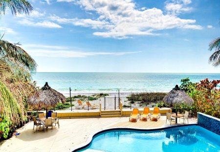 Apartment in Madeira Beach, Florida