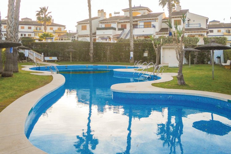 Apartment to rent in Mil Palmeras, Spain with shared pool 238203
