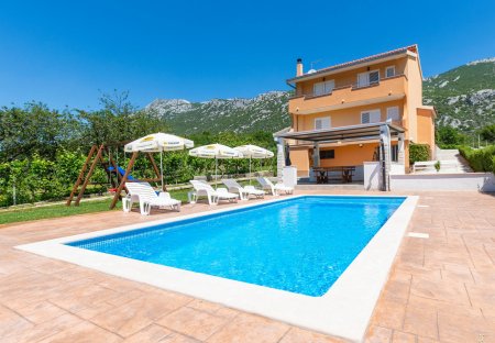 Apartment in Ostrvica, Croatia