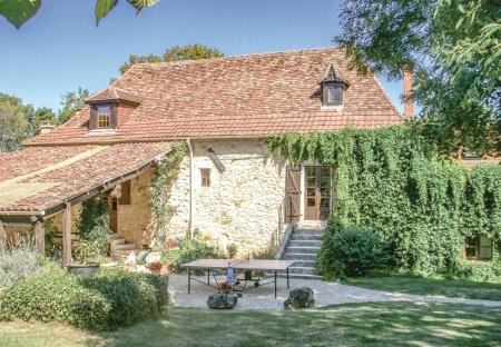 Villa in Saint-Martin-des-Combes, France
