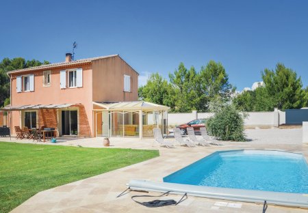 Villa in Saint-Cannat, the South of France
