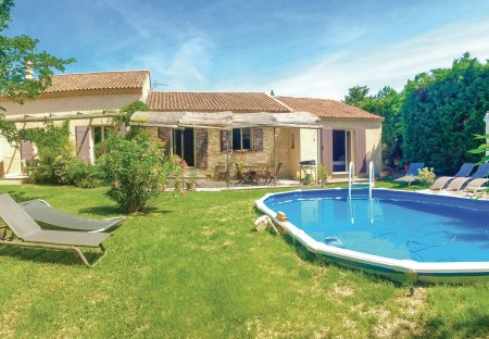 Villa in Pernes-les-Fontaines, the South of France