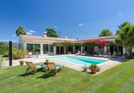 Villa in Cabeço Esteves, Algarve