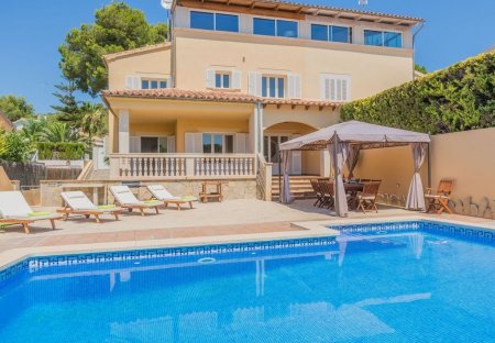 Villa in Alcanada, Majorca