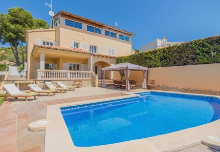 Villa in Alcanada, Majorca