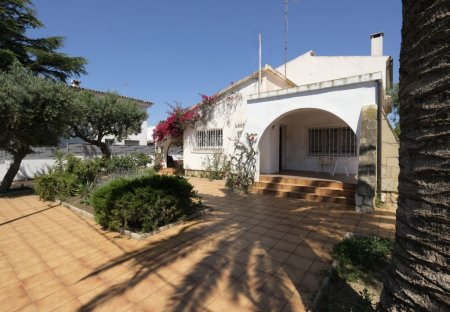 Villa in La Llosa, Spain