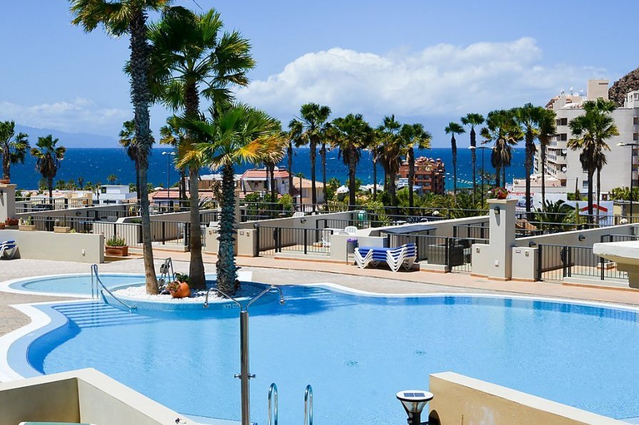 Apartment to rent in PalmMar, Tenerife with swimming pool 240461