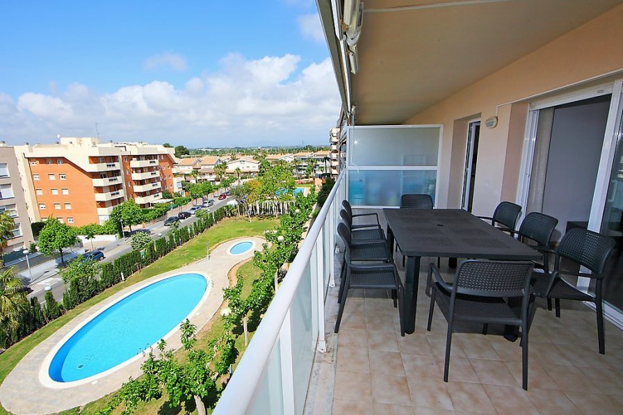 Apartment to rent in Salou, Spain with swimming pool 240592