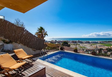 Villa in Santa Susanna, Spain