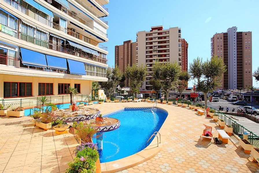 Apartment to rent in Benidorm, Spain with swimming pool 240625