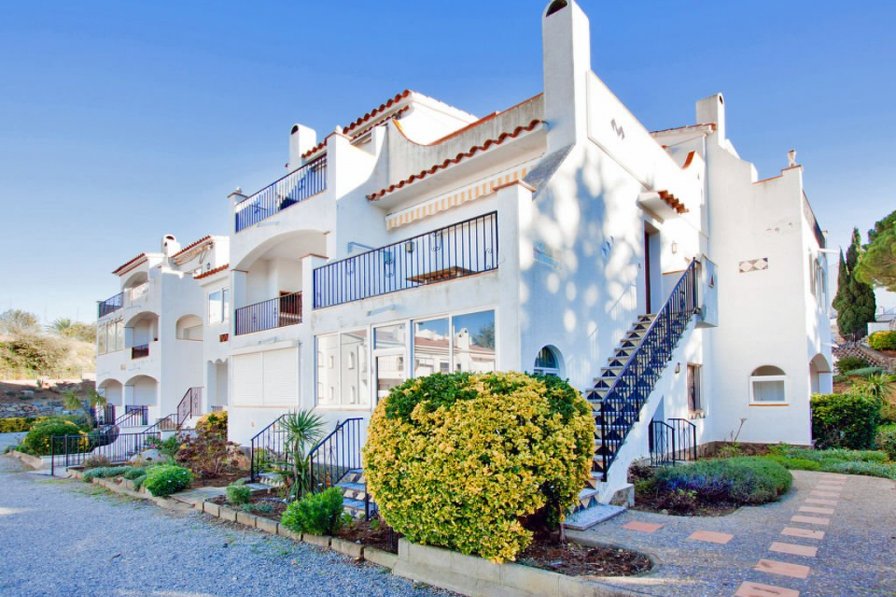 Apartment to rent in Roses, Spain with swimming pool 240863