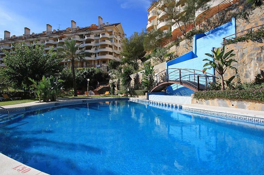 Apartment to rent in Nueva Andalucía, Spain with swimming pool 240905