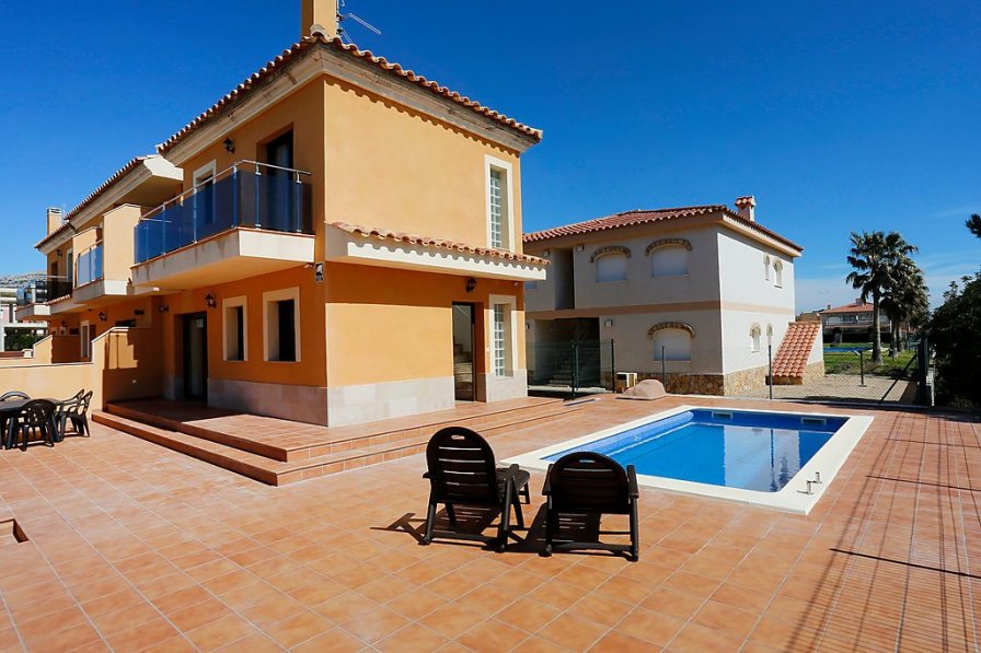 Owners abroad Paloma II