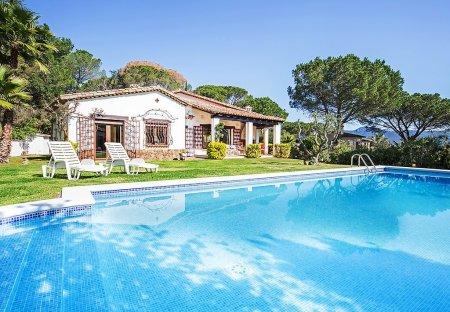 Villa in Urbanització Golf Costa Brava, Spain