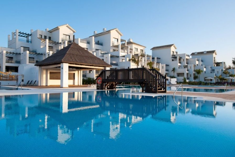 Apartment to rent in Estepona, Spain with swimming pool 243508