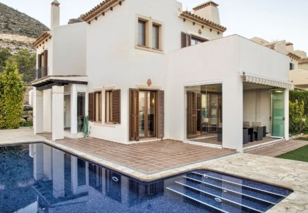Villa in Golf Bahía, Spain