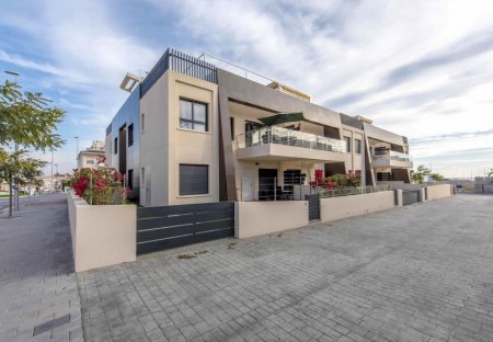 Apartment in Mil Palmeras, Spain