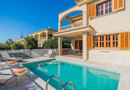 Villa in Alcanada, Majorca