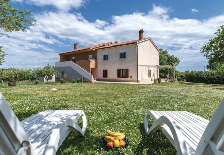 Apartment in Šajini, Croatia
