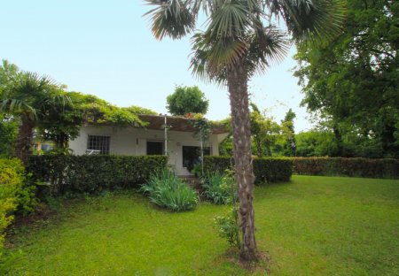 Villa in Peschiera del Garda, Italy