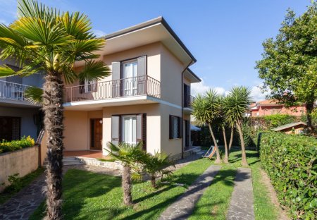 Villa in Pietrasanta, Italy