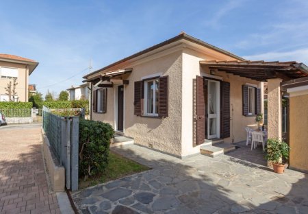 House in Pietrasanta, Italy